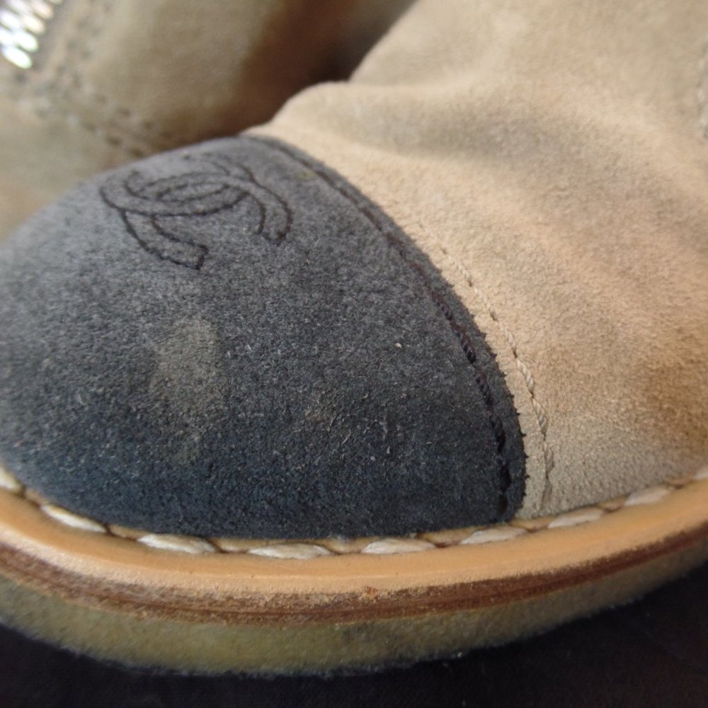 Chanel Double Zip Up Tan Suede Boots CC Logo on Toes and Silver Hardware Sz 8.5 - Picture 15 of 16